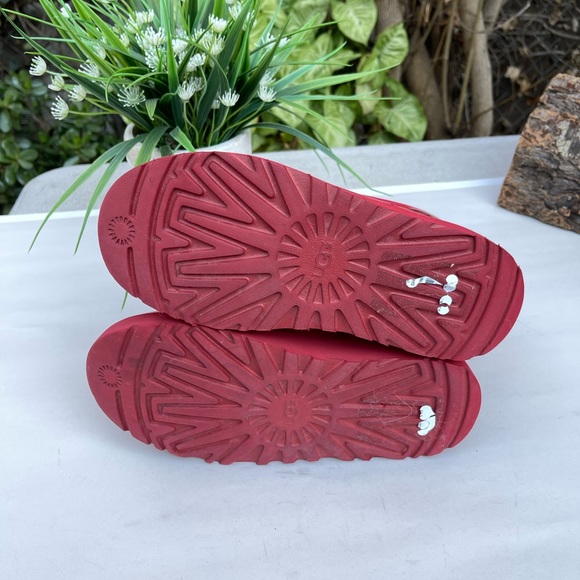 UGG mini classic Winter boots warm cozy fall boots Clear in red Size 5 Women - Picture 12 of 12